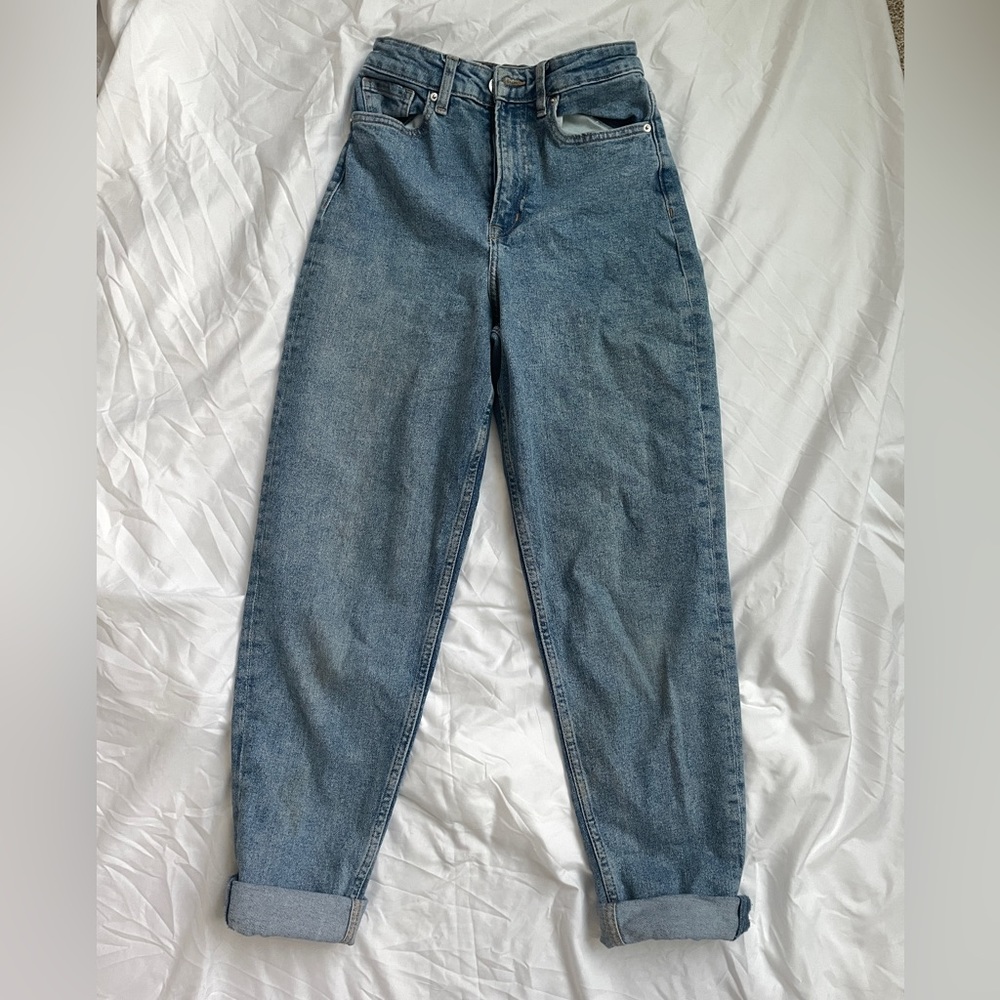 H&M women’s high waisted jeans, US size 4